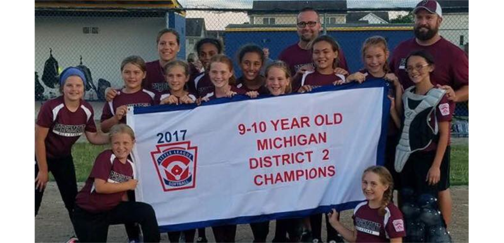 9-10 Softball District Champs 2017